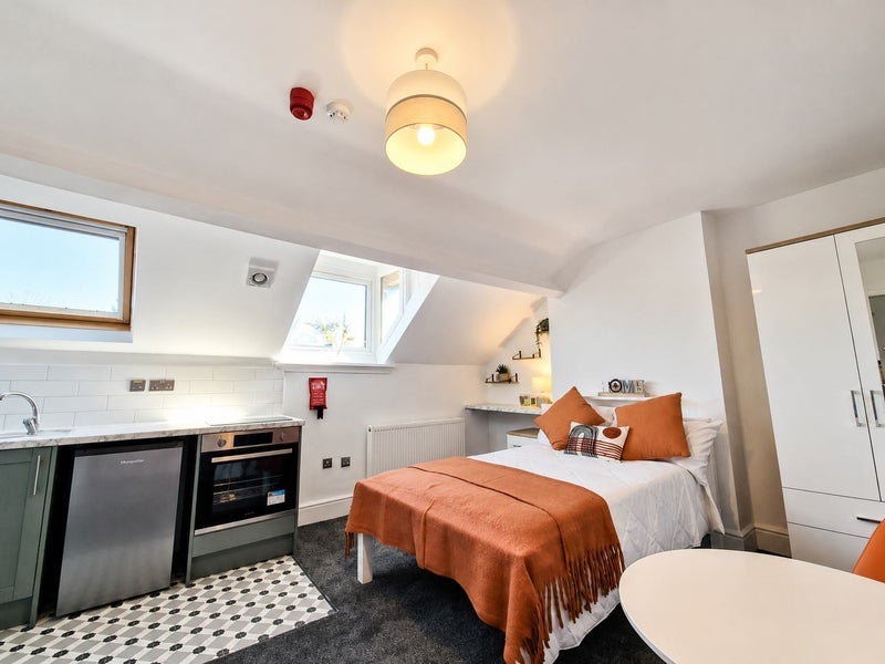 Apartment in Birmingham, Winson Green - View 4
