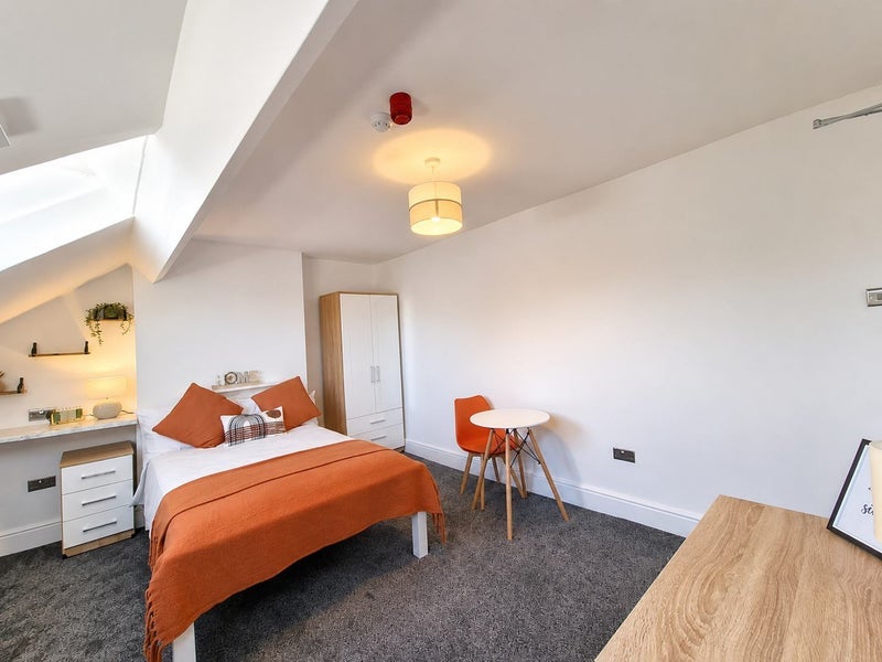 Apartment in Birmingham, Winson Green - More