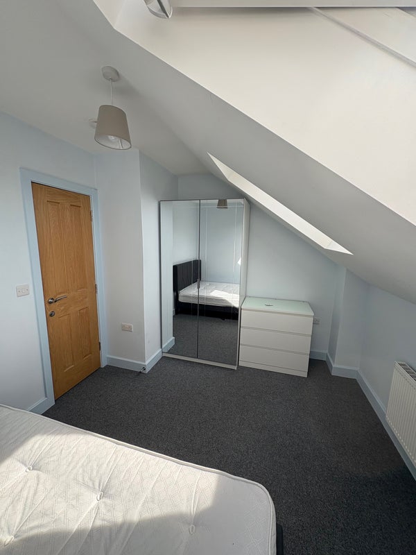 Apartment in Sheffield, Heeley Bottom, Nether Edge - View 2