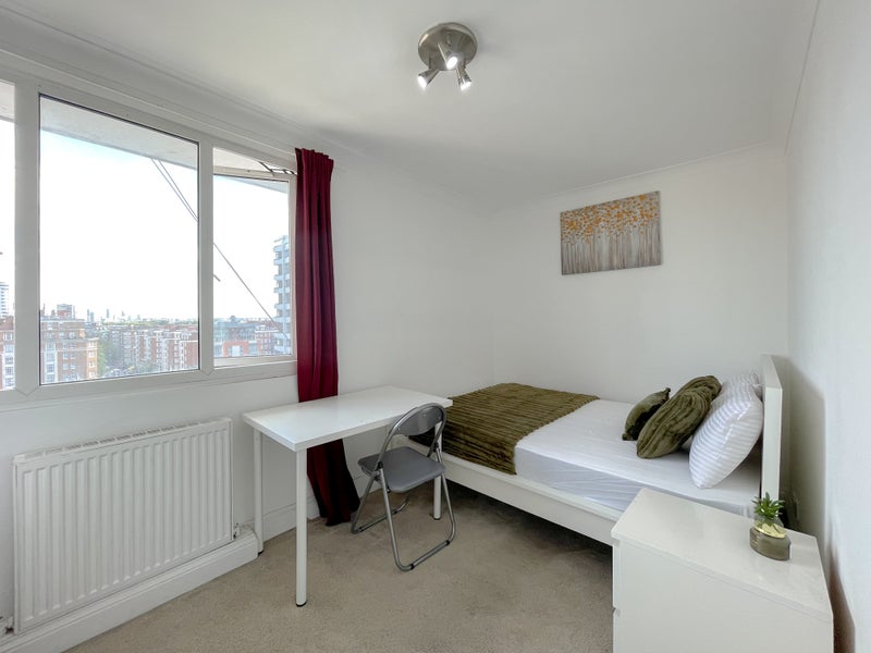 Photo 1: Bedroom