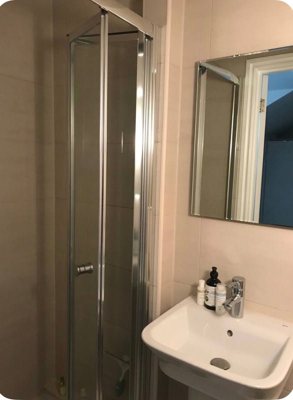 Photo 1: Shower room 