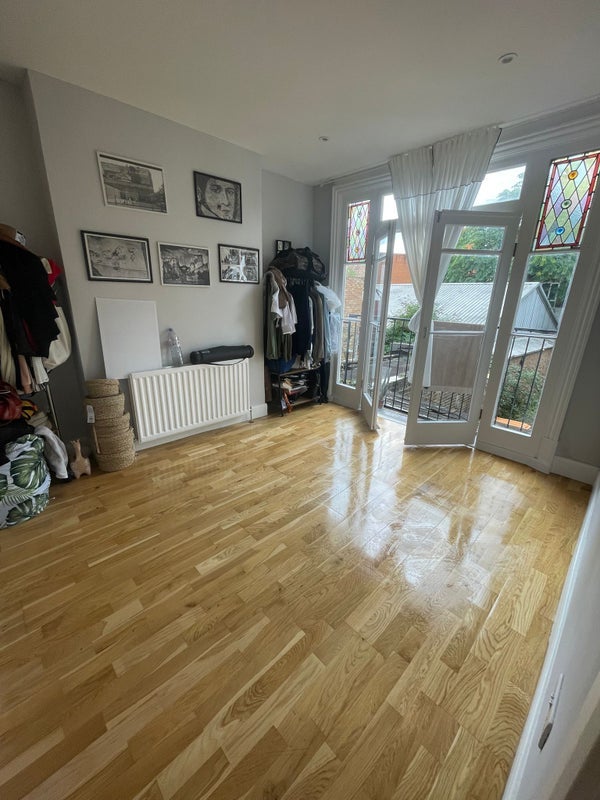 Photo 1: Bedroom