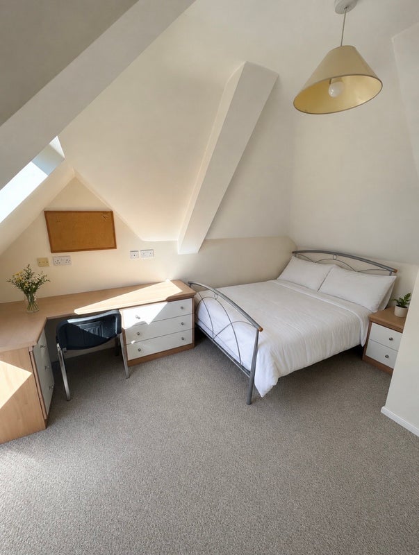 Apartment in Bournemouth, Winton - More