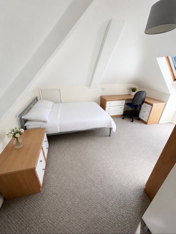 Apartment in Bournemouth, Winton - View 2