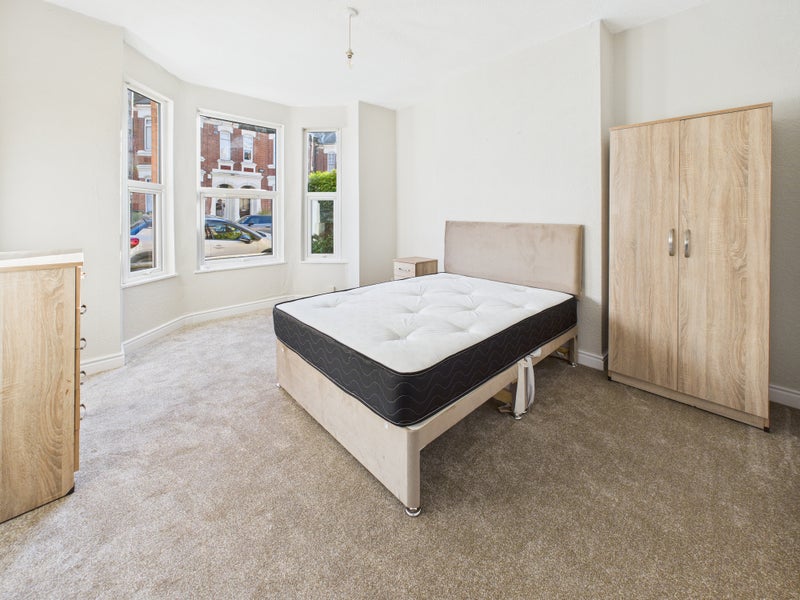 Photo 1: Room 1 £525pcm