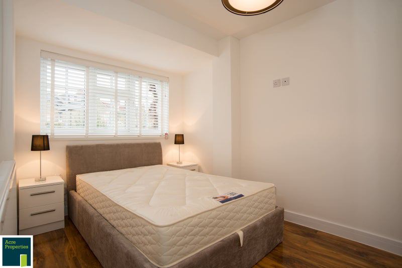 Photo 1: Bedroom 1 -  £1020PCM - available 17/09/2026
