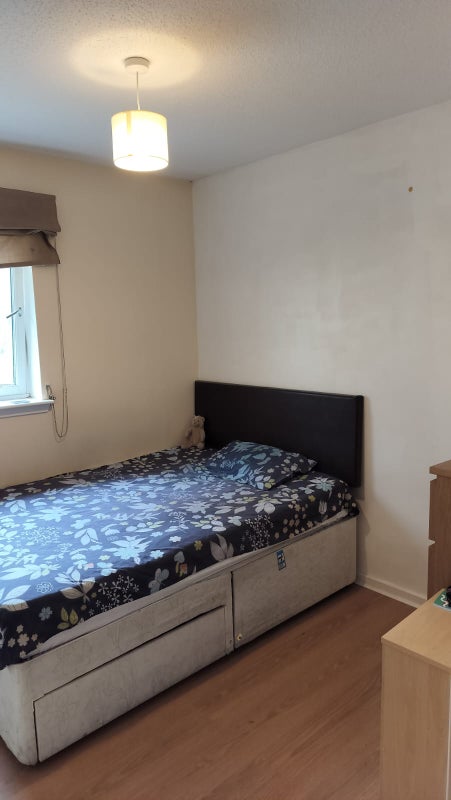 Photo 1: Room view 