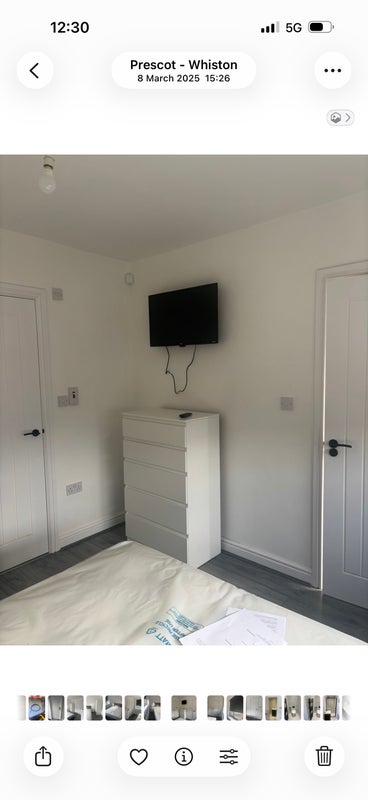 Photo 1: Room 1