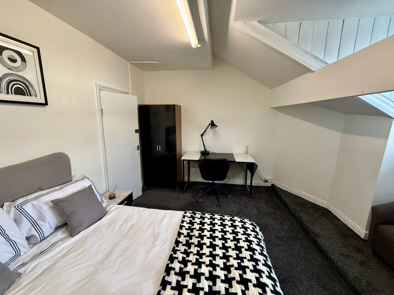 Apartment in Manchester, Chorlton-cum-Hardy - View 5