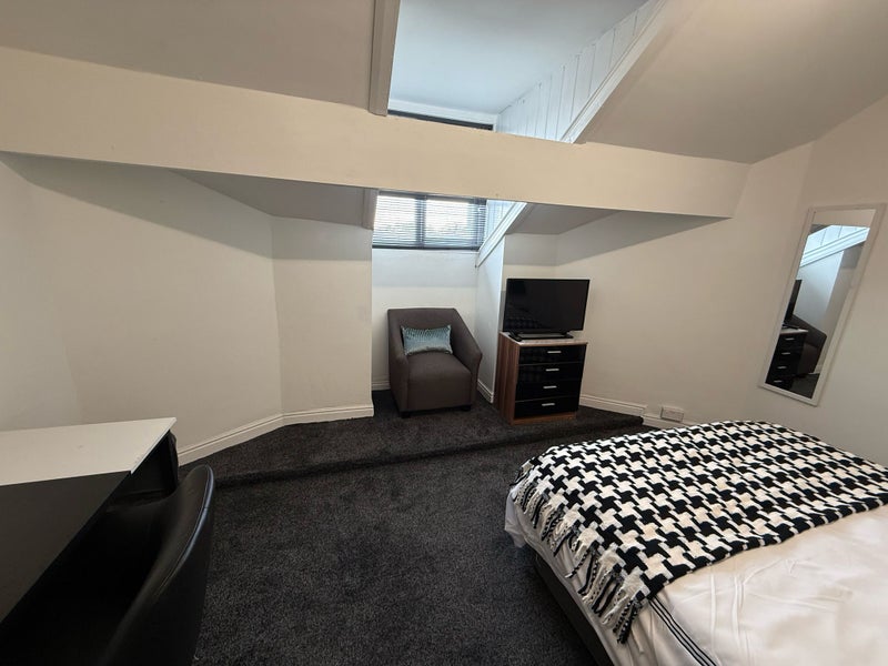 Apartment in Manchester, Chorlton-cum-Hardy - View 3