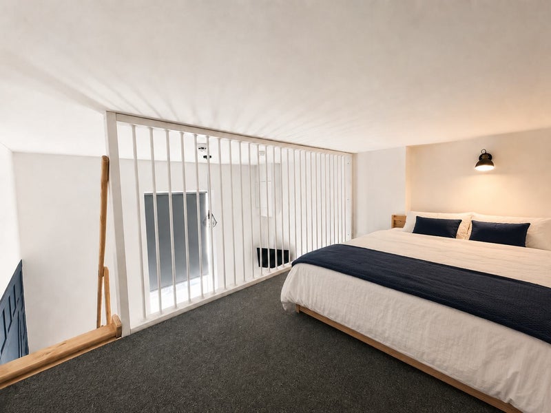Photo 1: Room 1