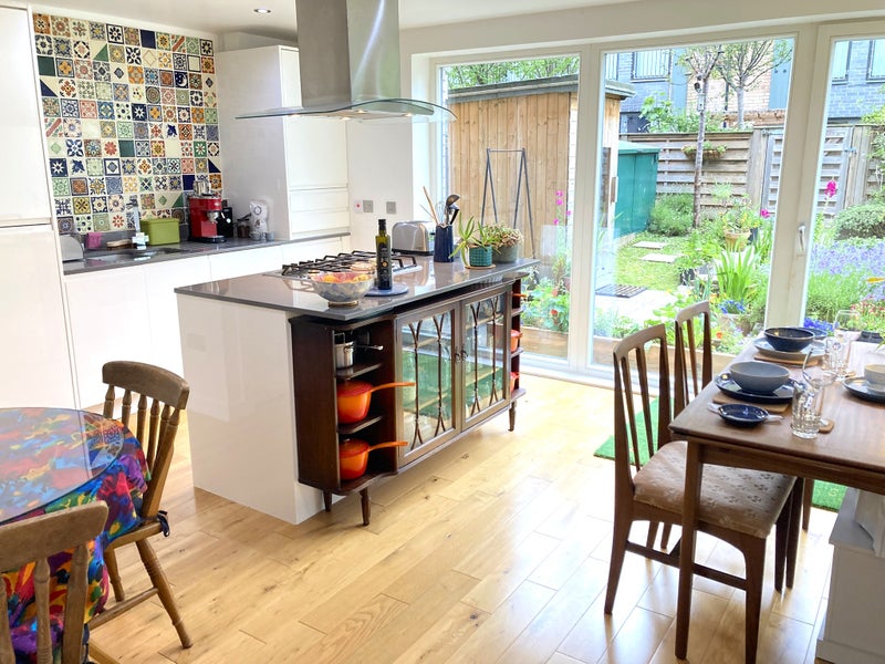 Photo 1: Photo 1: Kitchen