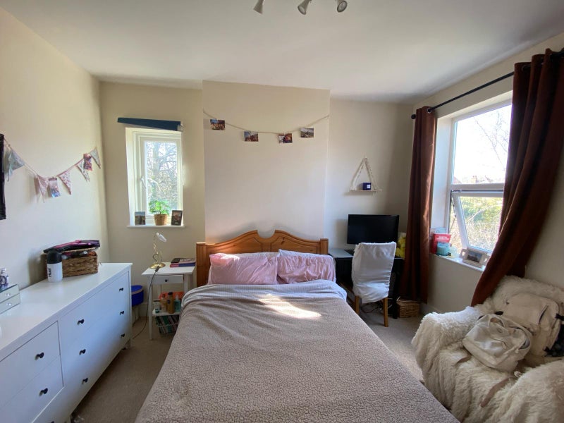 Photo 1: Room 3