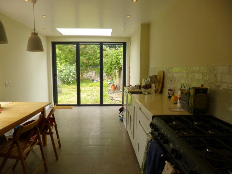 Photo 1: Kitchen/Diner