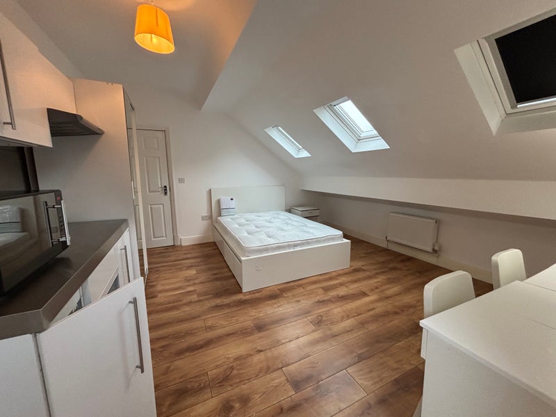 Photo 1: Top floor double bedroom