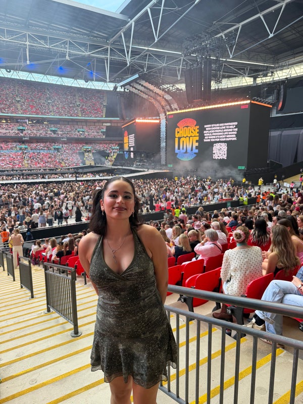 Photo 1: Me at a concert :)