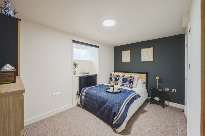Photo 1: Bedroom 2 