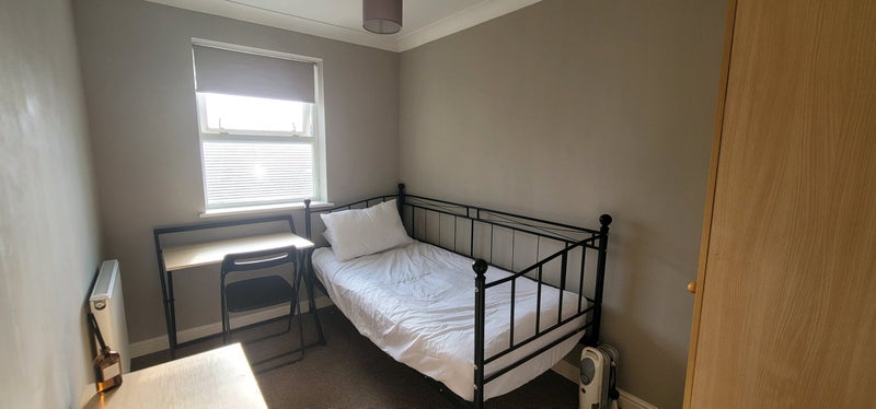 Photo 1: Optional bedding available