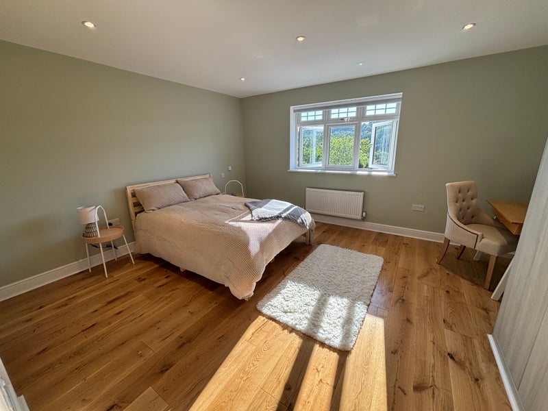 Photo 1: Bedroom