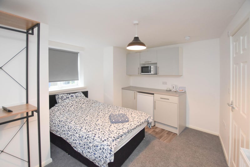 Photo 1: Room 1