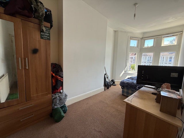 Apartment in Bristol, Stapleton - View 2