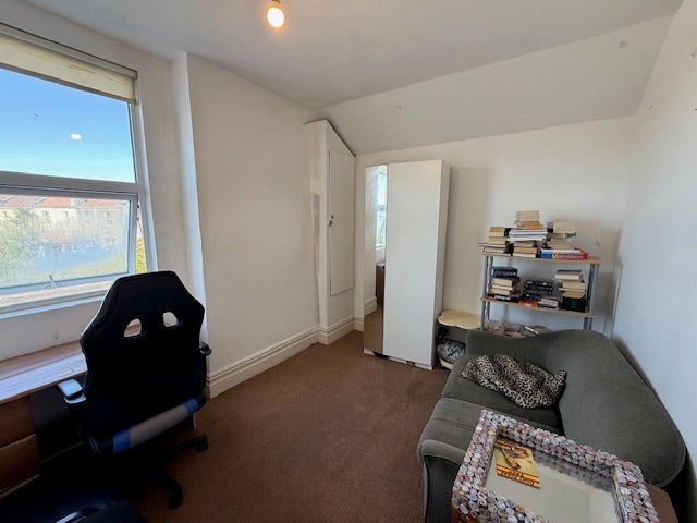 Apartment in Bristol, Stapleton - View 4