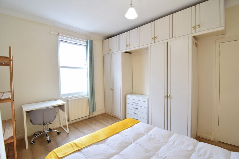 Photo 1: £954pcm