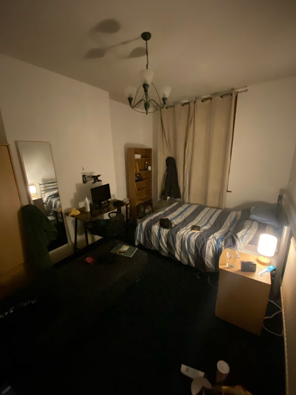 Photo 1: Bedroom