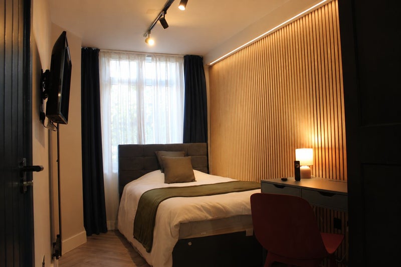 Photo 1: Luxury en-suite bedroom