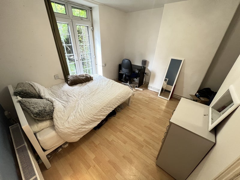 Photo 1: Room 1: £254pw with all bills included