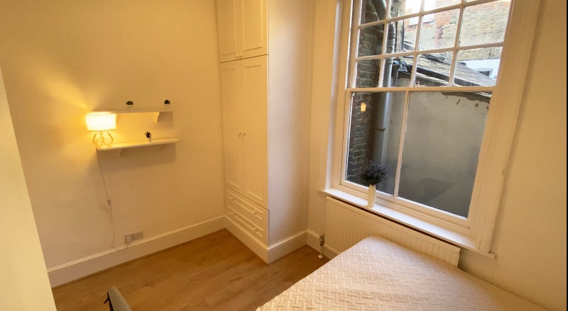 Photo 1: room B