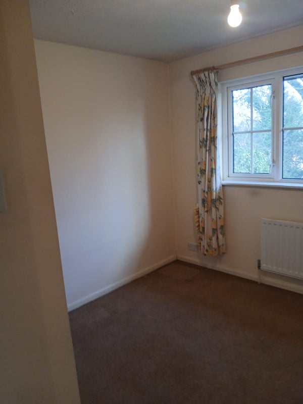 Photo 1: Bedroom