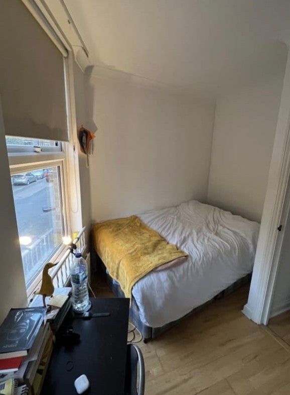 Photo 1: The room