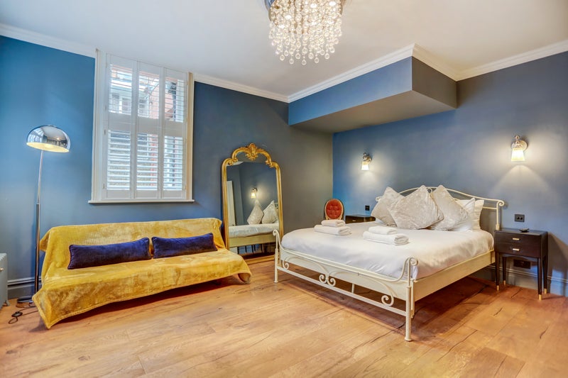 Apartment in Hove, Brunswick - More