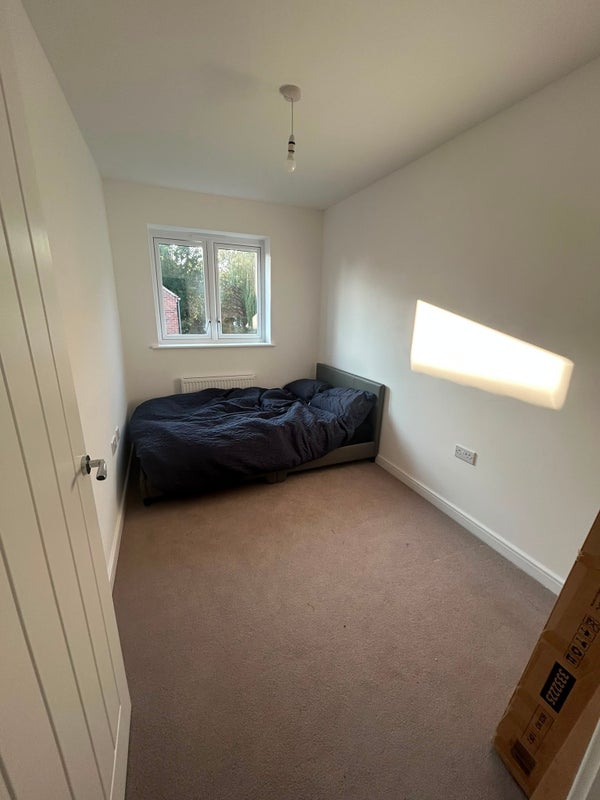 Photo 1: Small double room 
