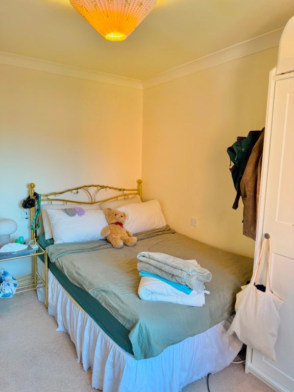 Photo 1: Double Bedroom