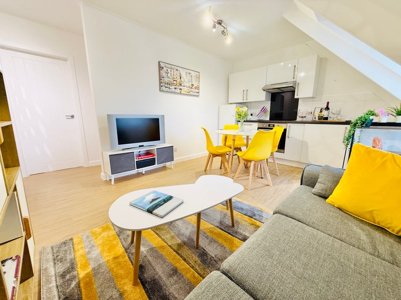 Photo 1: Lounge, Kitchen, Diner