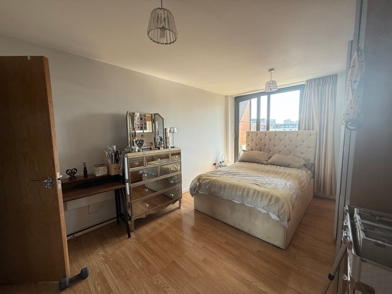 Photo 1: Newly decorated room, ample storage including makeup box/grooming box 
