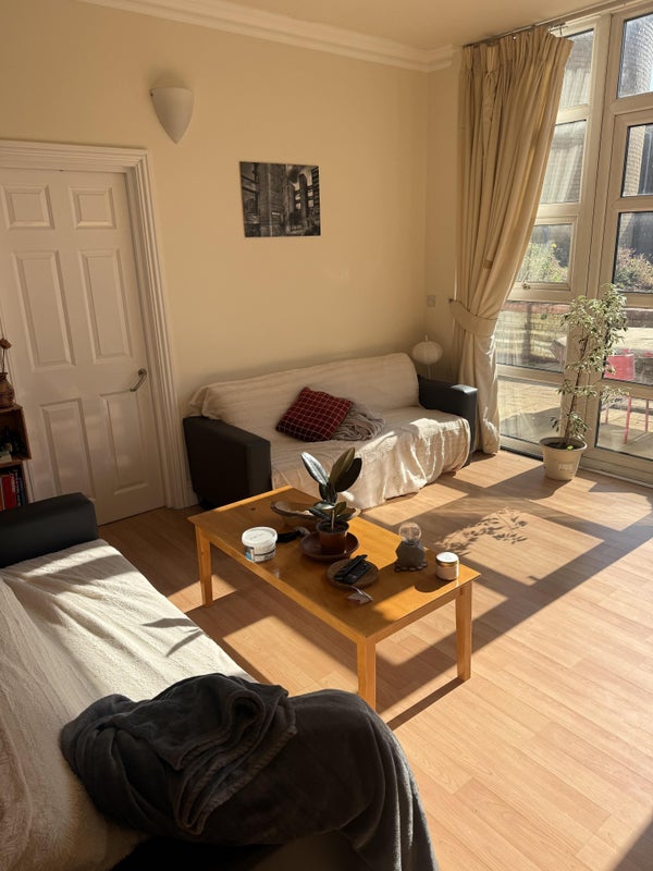 Photo 1: Living room
