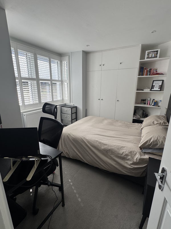 Photo 1: Double Bedroom