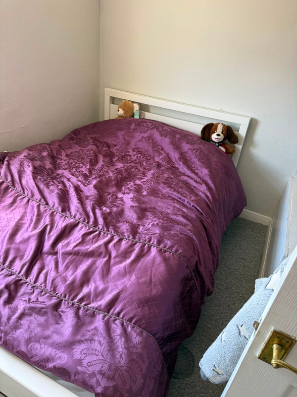 Photo 1: Small double bed 