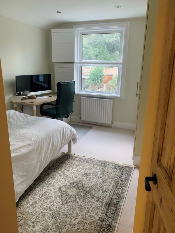Photo 1: Large Bedroom
