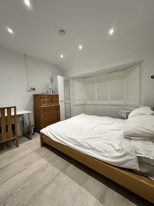 Photo 1: Double room