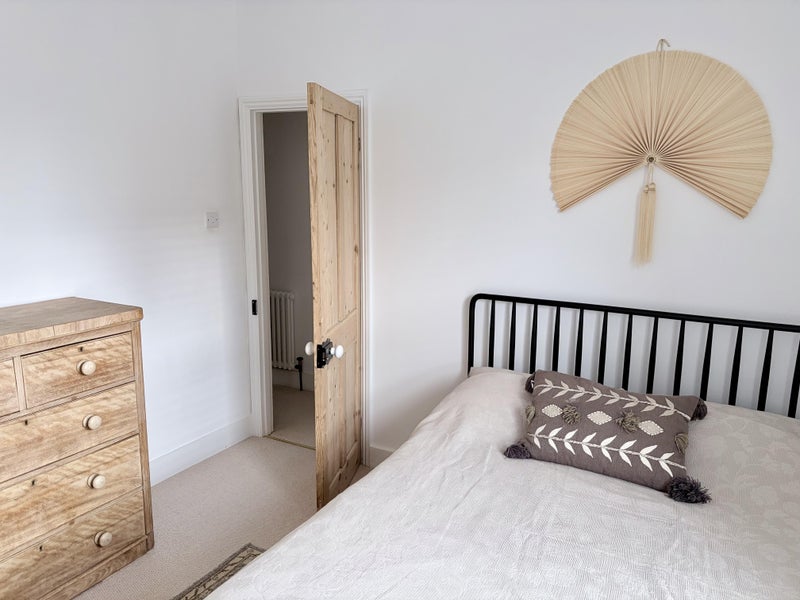 Photo 1: Double Bedroom