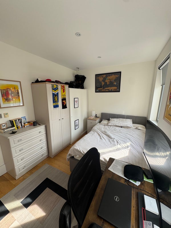 Photo 1: Bedroom