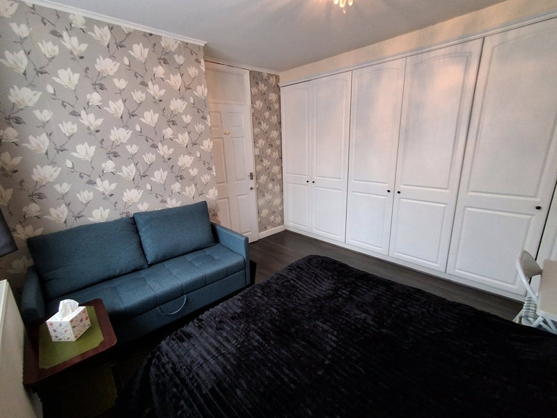 Apartment in Borehamwood, Elstree and Borehamwood - View 2