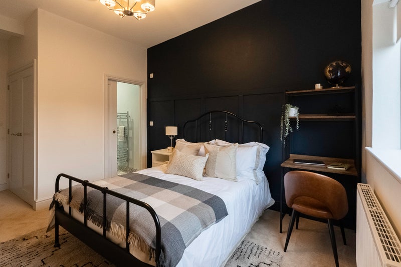 Photo 1: Bedroom 5