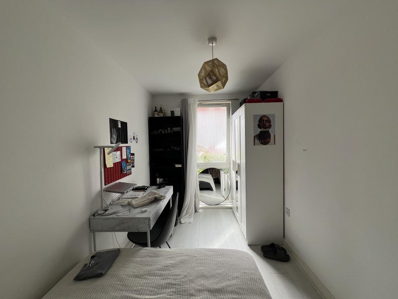 Photo 1: Room