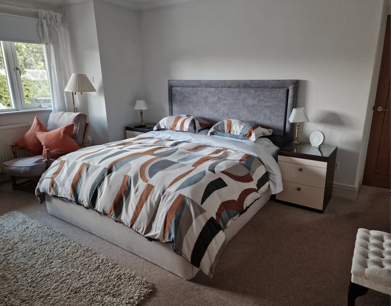 Photo 1: Super Kingsize Bed