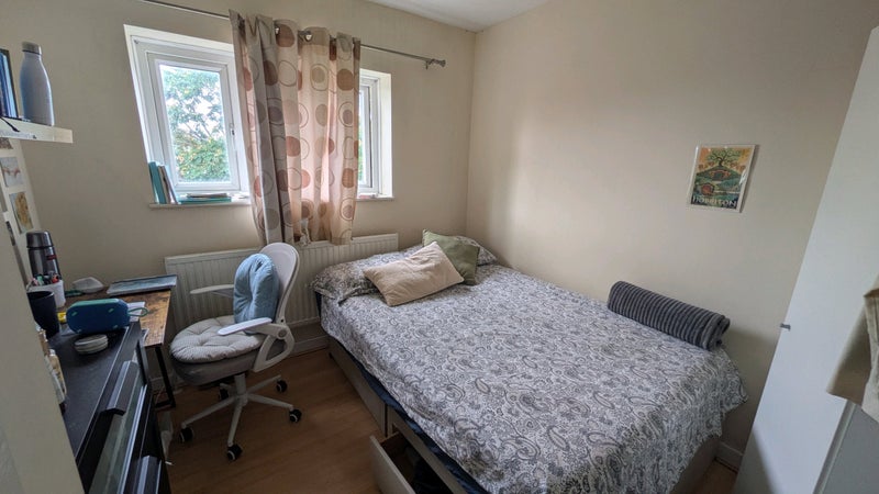 Photo 1: The room